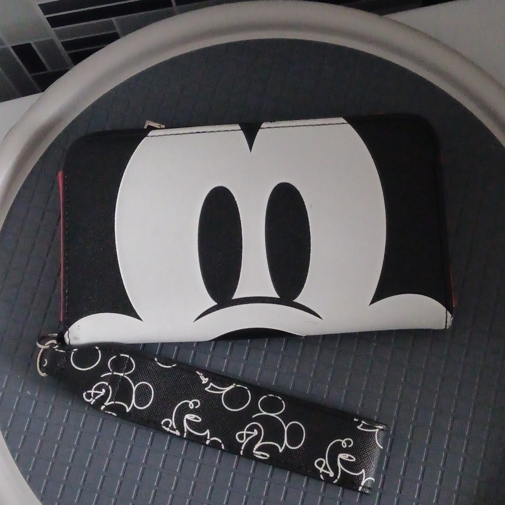 Mickey Mouse Wallets - Picture 5 of 7